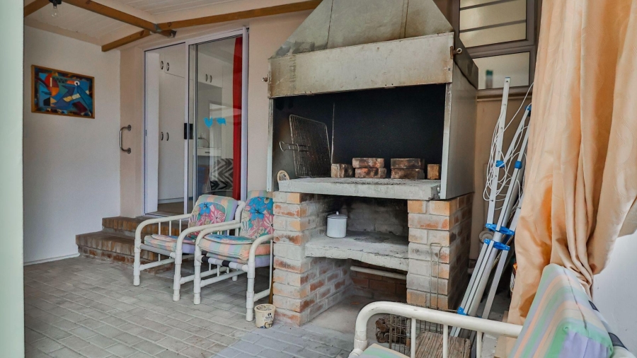 4 Bedroom Property for Sale in Kleinbaai Western Cape